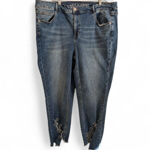 Love & Legend Jeans With Chain Link